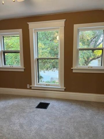 3770 University Avenue, Des Moines, IA 50311