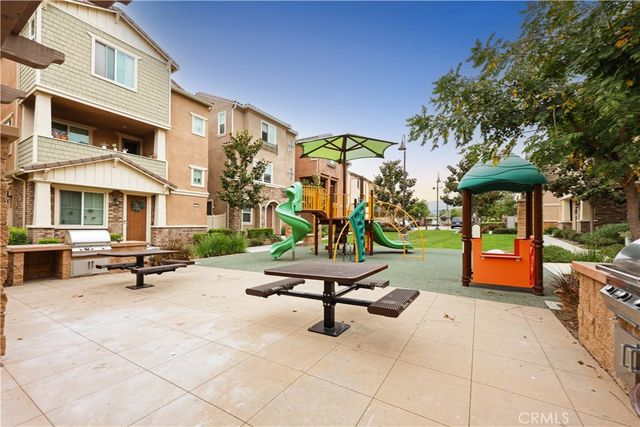 2878 Foxtail, Pomona, CA 91767