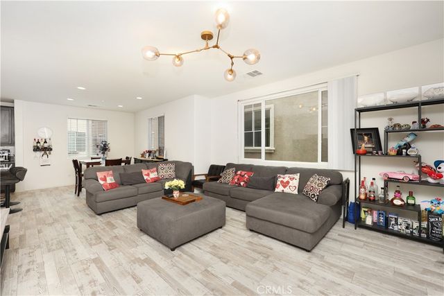 2878 Foxtail, Pomona, CA 91767