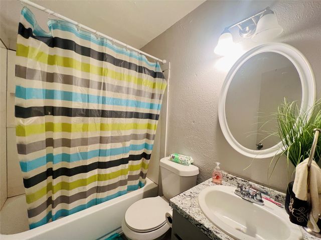 1108 N Elm Street 6, Denton, TX 76201