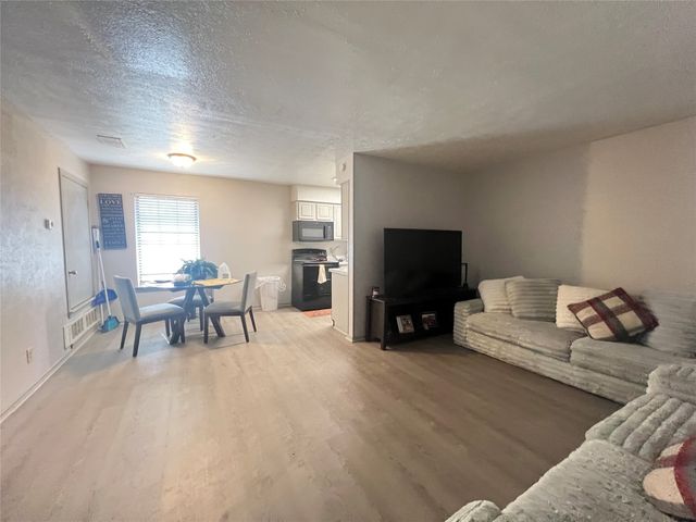 1108 N Elm Street 6, Denton, TX 76201