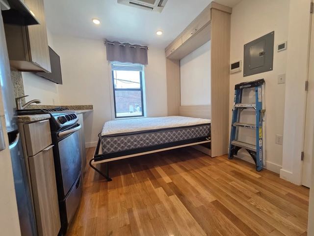21 Fifth St 15, Chelsea, MA 02150