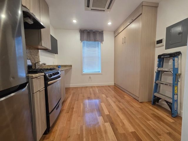 21 Fifth St 15, Chelsea, MA 02150