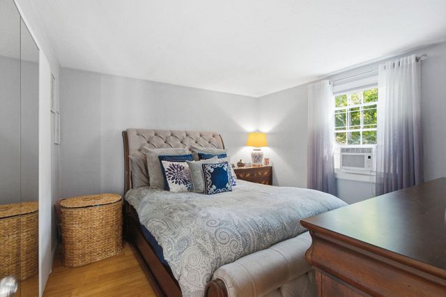 15 Commercial Street, South Yarmouth, MA 02664