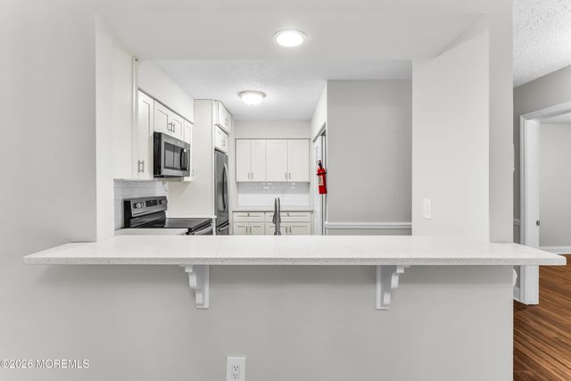 32 Center Avenue 3, Atlantic Highlands, NJ 07716