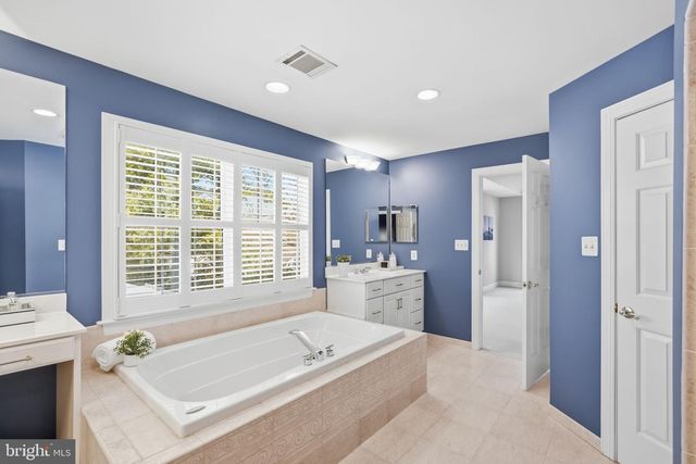 11604 BROAD GREEN CT, Potomac, MD 20854