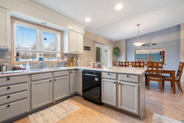 5827 Cedar Ave, Superior, WI 54880