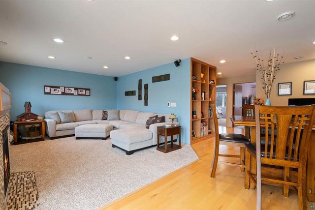 5827 Cedar Ave, Superior, WI 54880