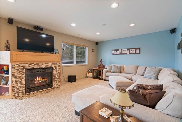 5827 Cedar Ave, Superior, WI 54880