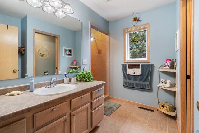 5827 Cedar Ave, Superior, WI 54880