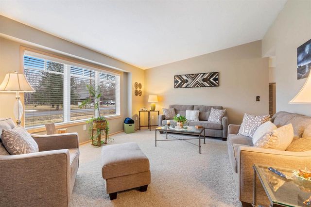 5827 Cedar Ave, Superior, WI 54880