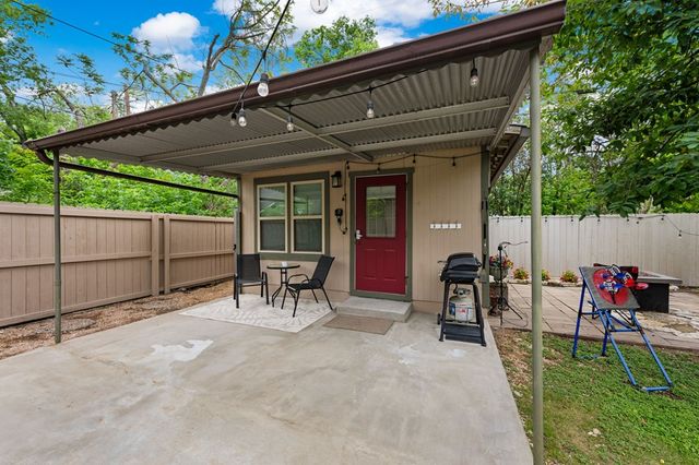 510 E Shady Dr, Kerrville, TX 78028