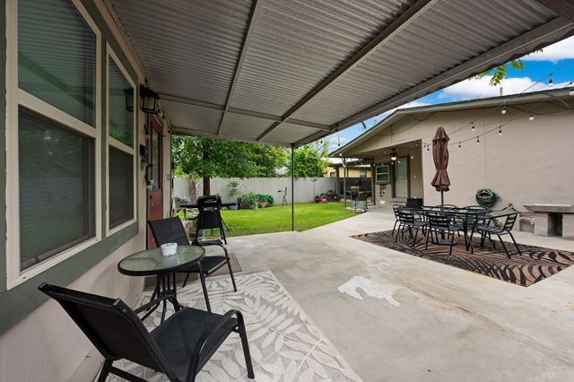 510 E Shady Dr, Kerrville, TX 78028