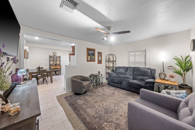 510 E Shady Dr, Kerrville, TX 78028