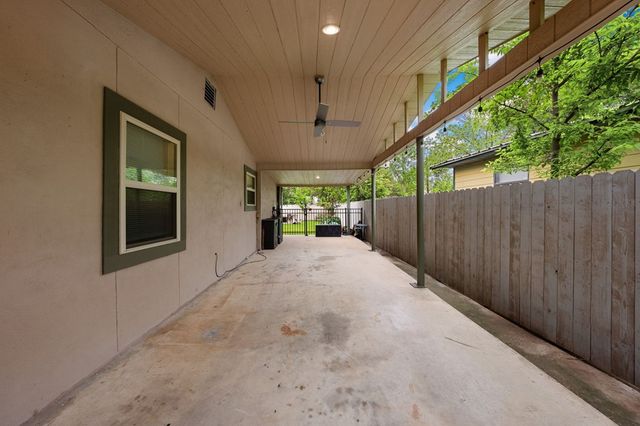 510 E Shady Dr, Kerrville, TX 78028