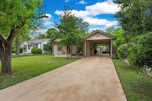 510 E Shady Dr, Kerrville, TX 78028