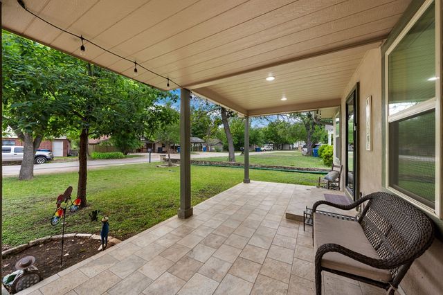 510 E Shady Dr, Kerrville, TX 78028