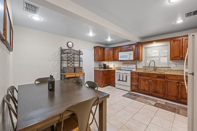 510 E Shady Dr, Kerrville, TX 78028