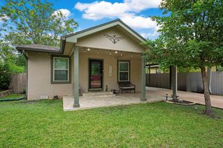 510 E Shady Dr, Kerrville, TX 78028