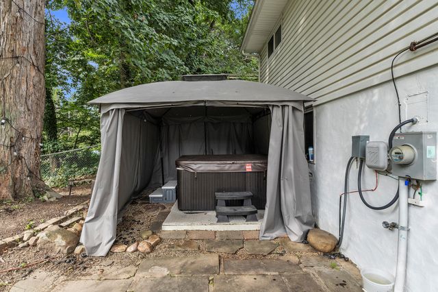 217 W McKay Street, Saline City, MI 48176