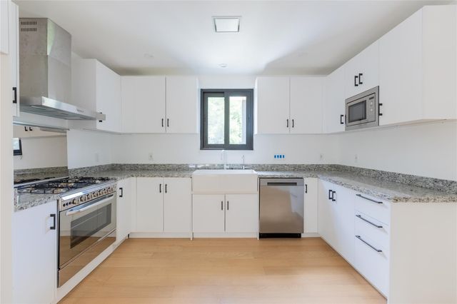 2945 Moss ST, Austin, TX 78722