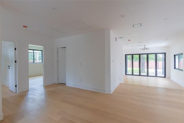 2945 Moss ST, Austin, TX 78722