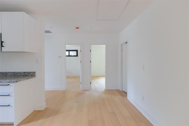 2945 Moss ST, Austin, TX 78722