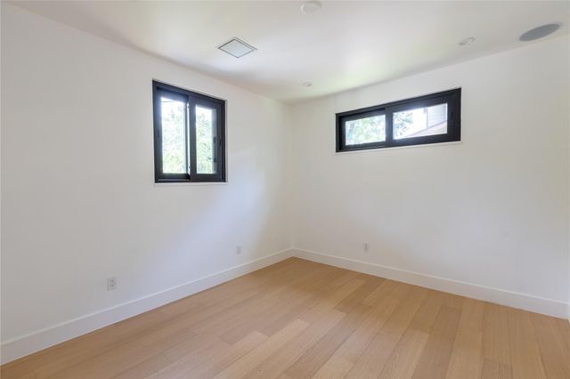 2945 Moss ST, Austin, TX 78722