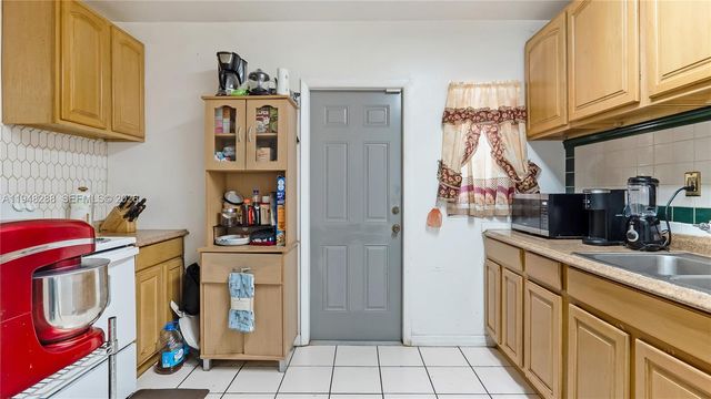 14421 Harrison St, Miami, FL 33176