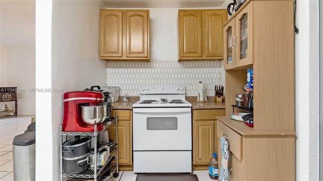 14421 Harrison St, Miami, FL 33176