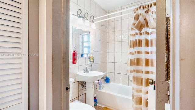 14421 Harrison St, Miami, FL 33176