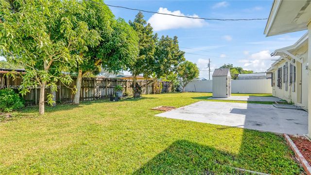 14421 Harrison St, Miami, FL 33176