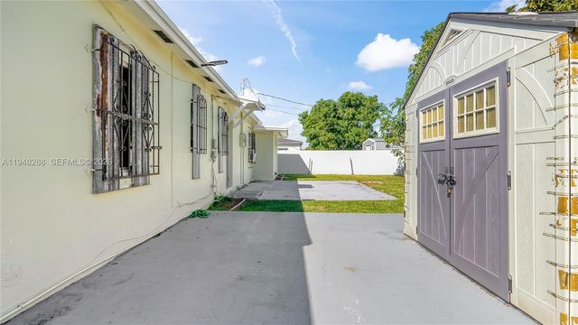 14421 Harrison St, Miami, FL 33176