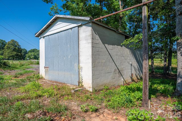 6123 Flay Road, Cherryville, NC 28021