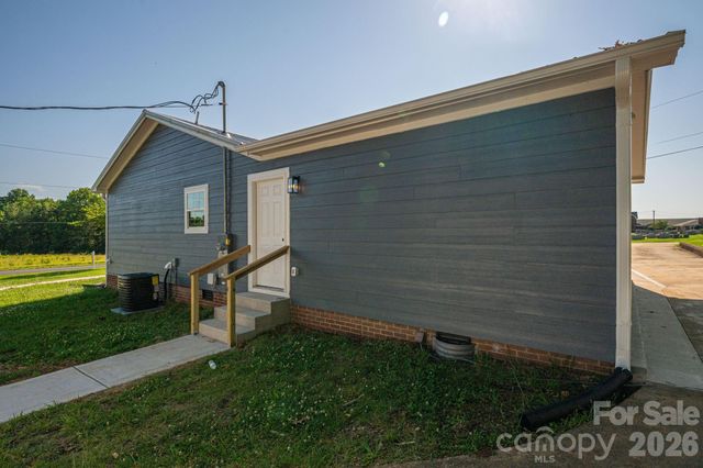 6123 Flay Road, Cherryville, NC 28021