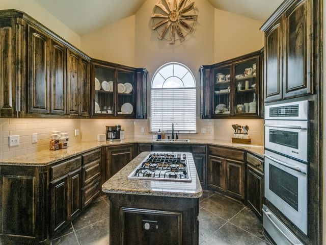 5713 Fogata Lane, Fort Worth, TX 76036