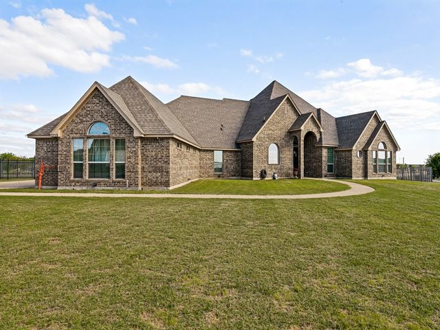 5713 Fogata Lane, Fort Worth, TX 76036