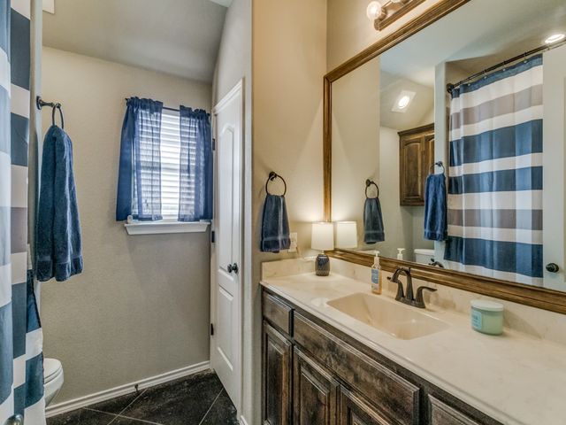 5713 Fogata Lane, Fort Worth, TX 76036