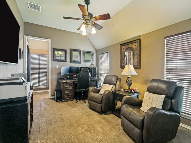 5713 Fogata Lane, Fort Worth, TX 76036