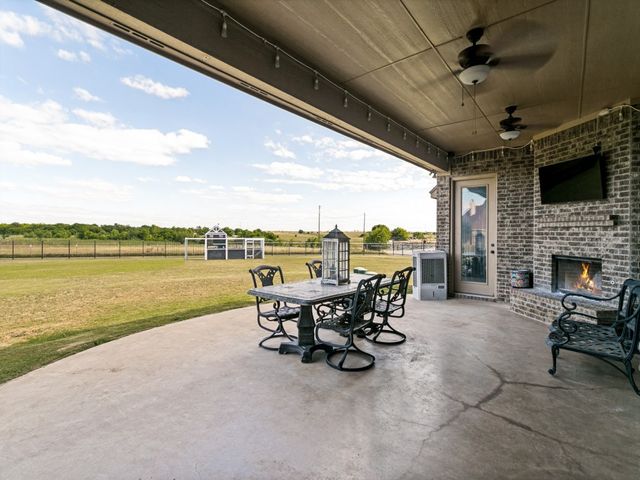 5713 Fogata Lane, Fort Worth, TX 76036
