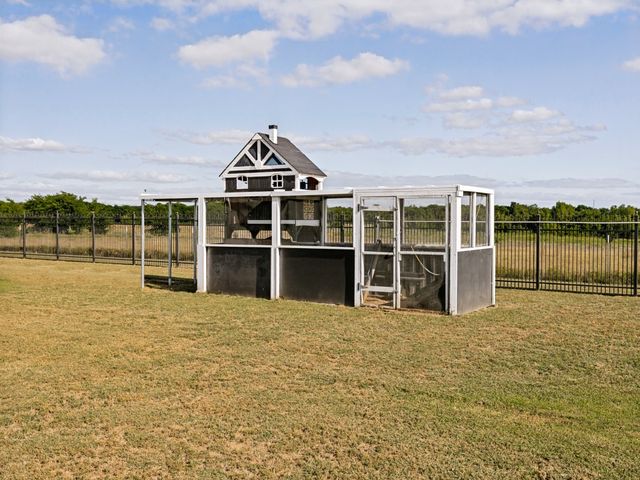 5713 Fogata Lane, Fort Worth, TX 76036