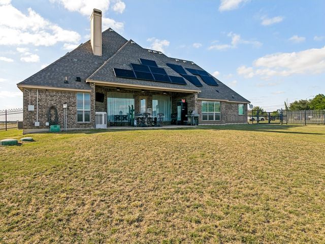 5713 Fogata Lane, Fort Worth, TX 76036