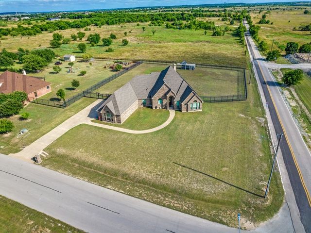5713 Fogata Lane, Fort Worth, TX 76036