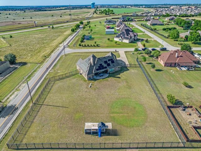 5713 Fogata Lane, Fort Worth, TX 76036