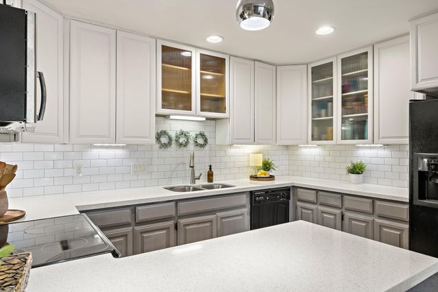 2500 Steck Ave 6, Austin, TX 78757
