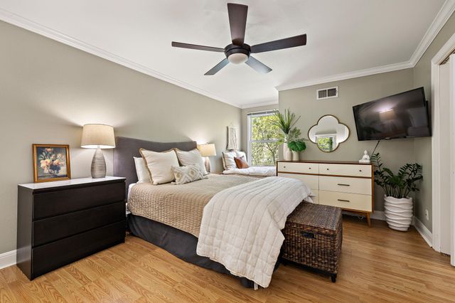 2500 Steck Ave 6, Austin, TX 78757