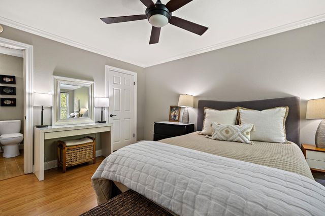 2500 Steck Ave 6, Austin, TX 78757