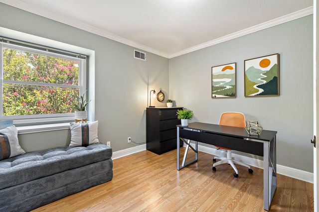 2500 Steck Ave 6, Austin, TX 78757