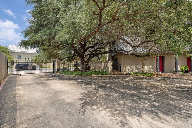2500 Steck Ave 6, Austin, TX 78757