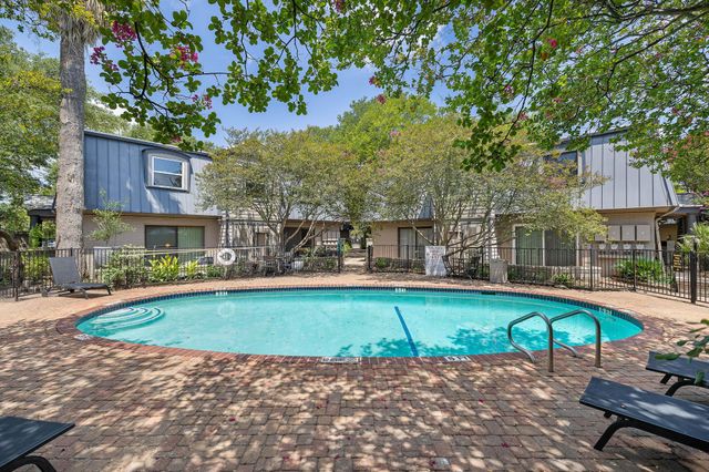 2500 Steck Ave 6, Austin, TX 78757